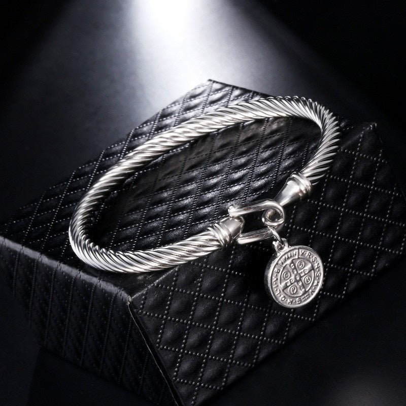 Planderful Titanium Steel Bracelet Unisex Versatile U Shaped Hook Twisted Line Design Everyday Genie