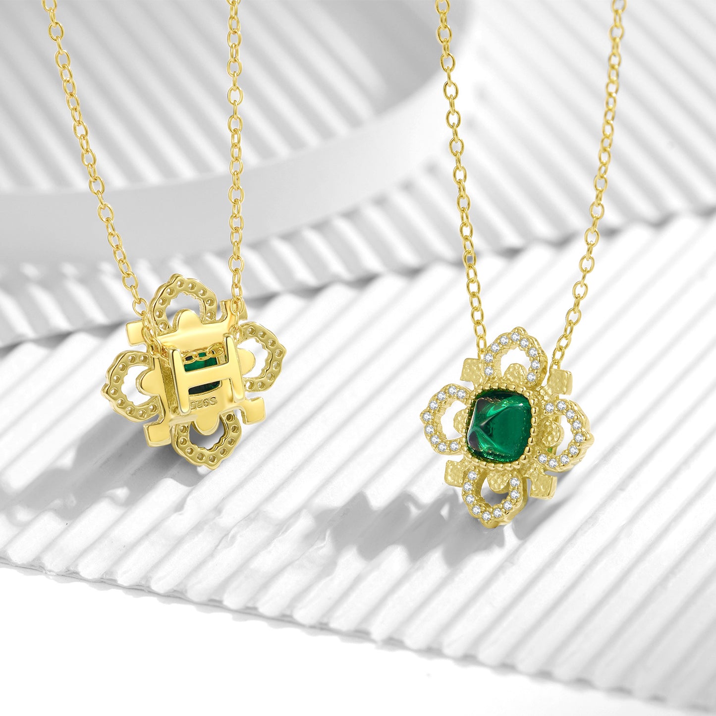 Planderful Creative Vintage Clover Necklace – Elegant Green Nano Inlay