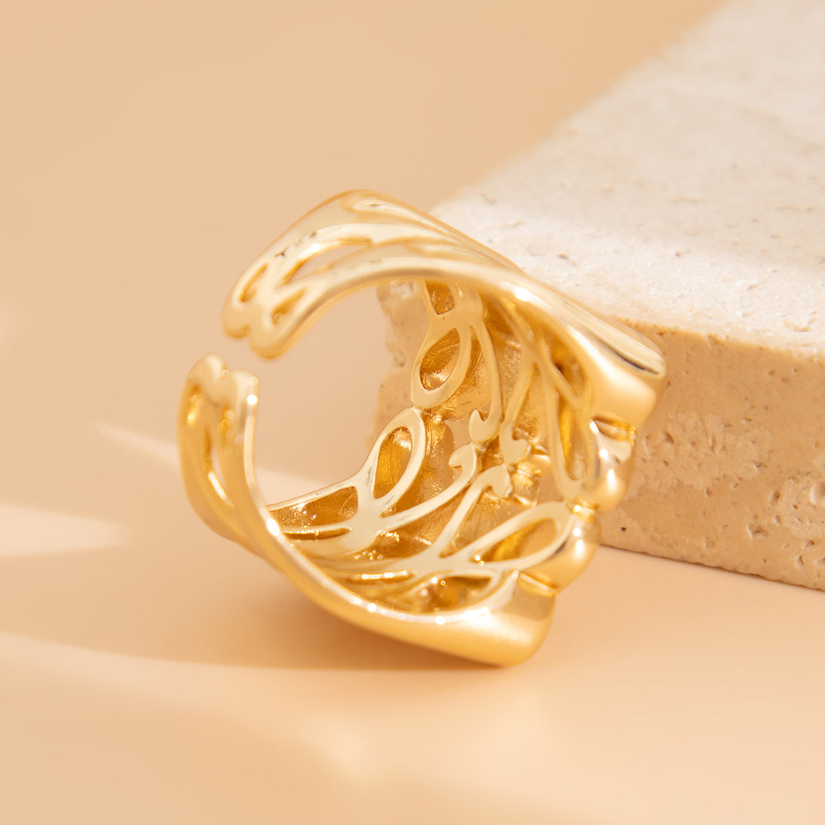 Planderful Vienna Verve Ring – Elegant Retro Flower Design