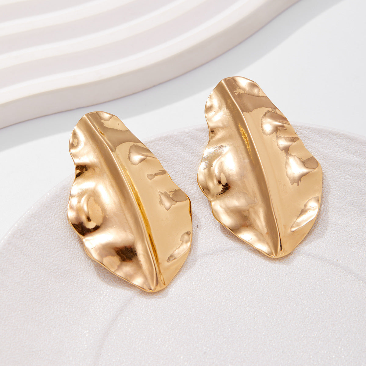 Planderful Vienna Verve Earrings – Retro Leaf Design