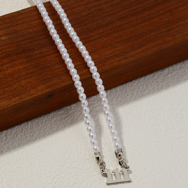 Elegant Pearl Pendant Necklace with Luxurious Design