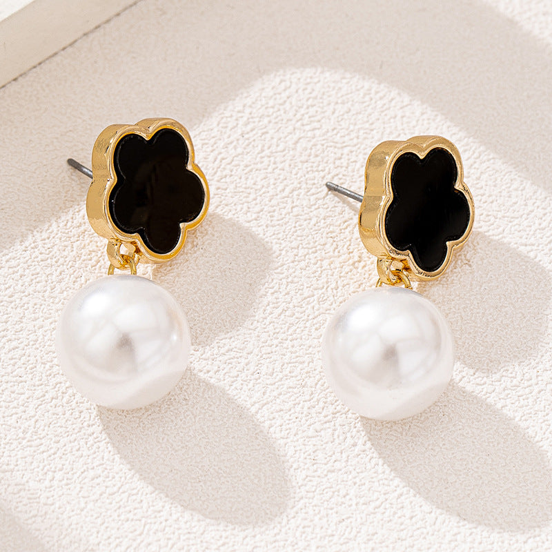 Planderful Vienna Verve Earrings – Elegant Imitation Pearl Design