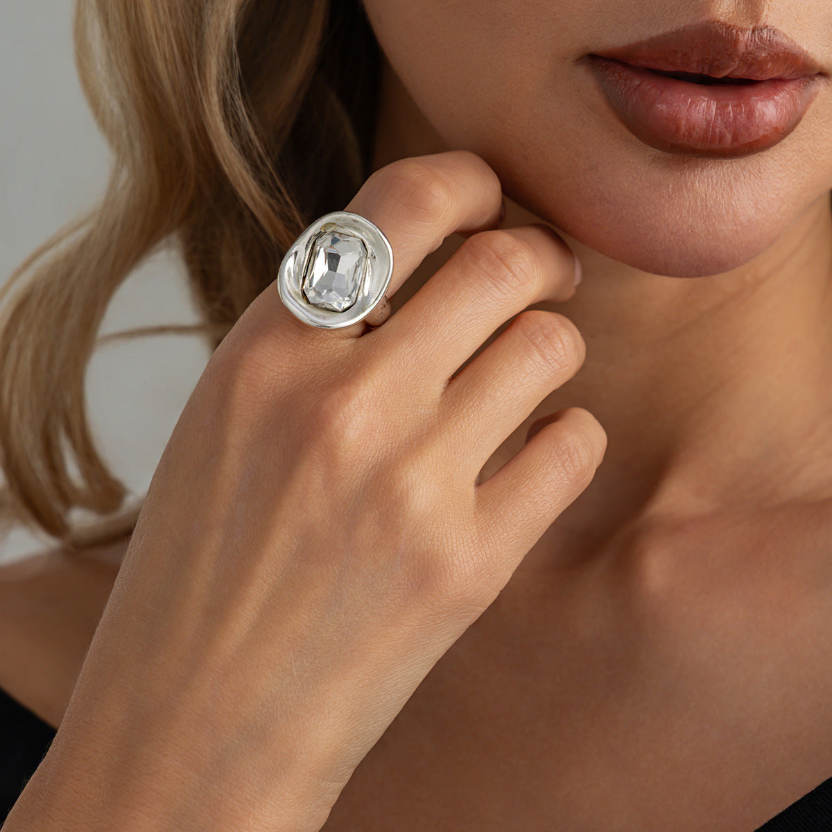 Planderful Vienna Verve Zircon Ring For Women Elegant Cross Design Silver Geometric Statement Jewelry