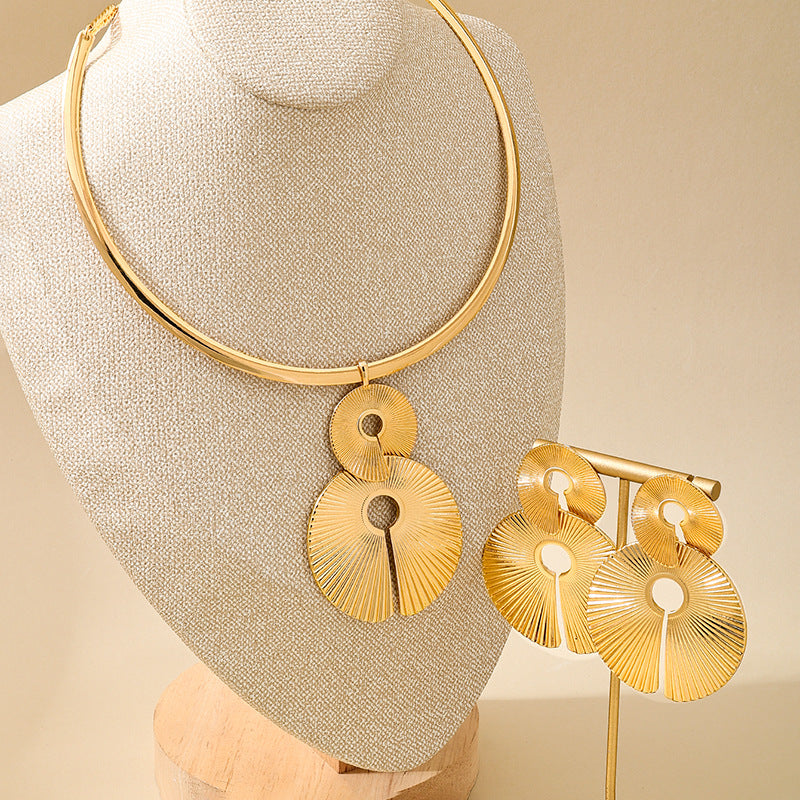 Vienna Verve Women's Metal Ruffle Edge Jewelry Set