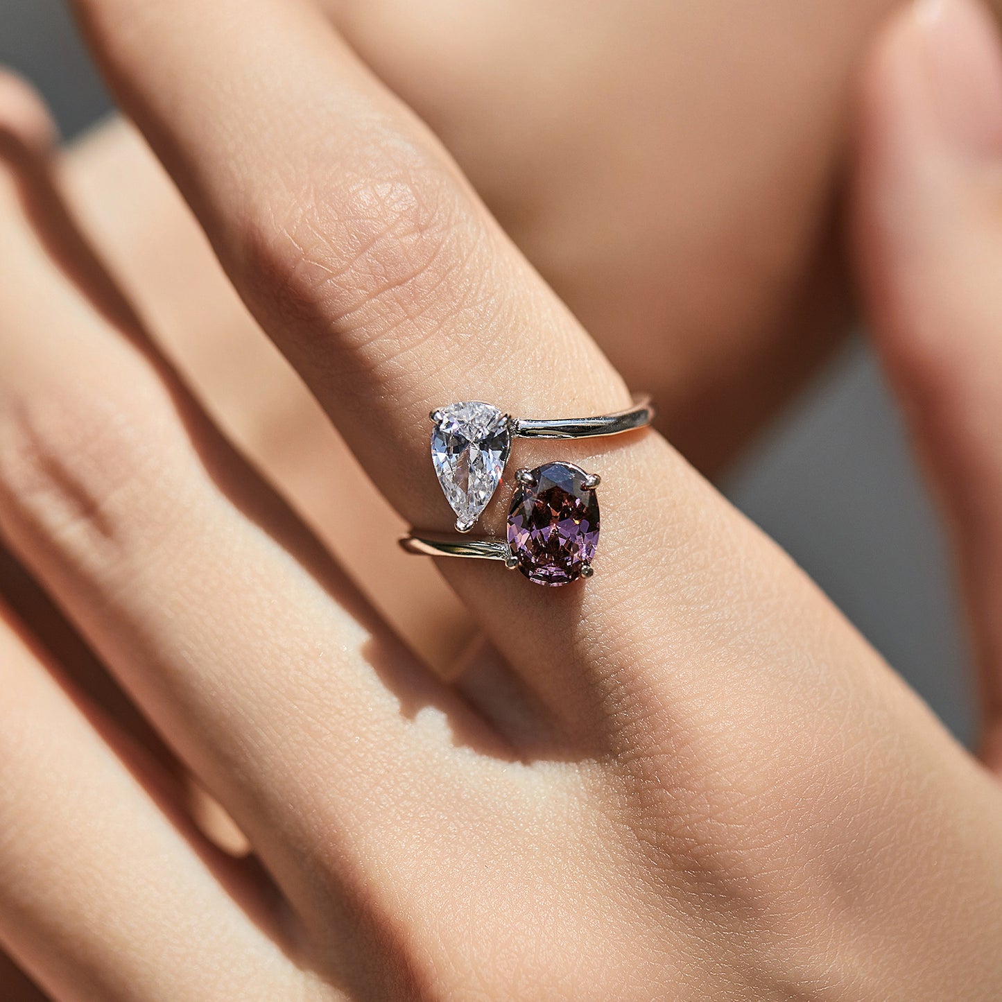 Planderful Gala Fireworks Ring – Irregular Lines with Contrasting Color Design