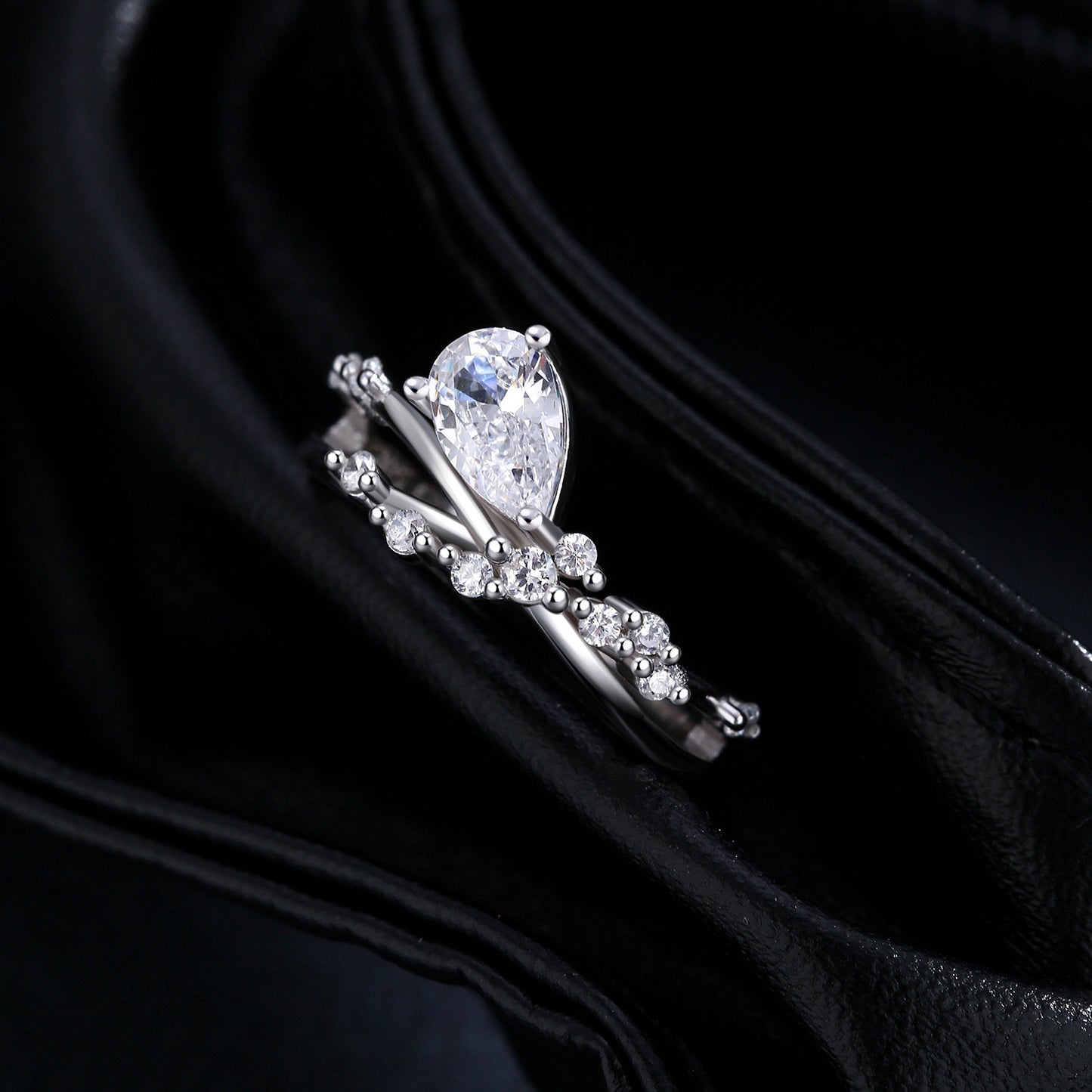 Planderful Everyday Genie Ring – Exquisite Winding Cross Line Design with Zircon