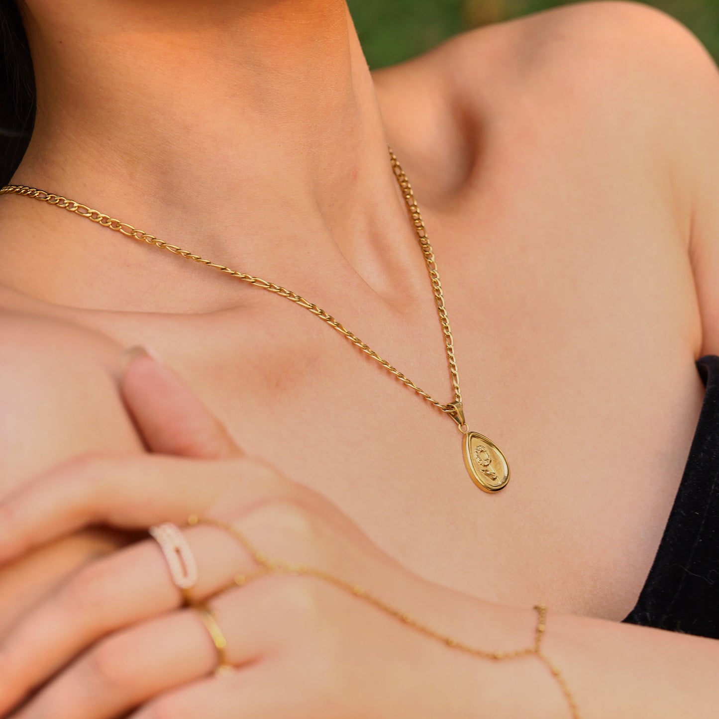 Planderful Love Flower Pendant Necklace 18K Gold For Women