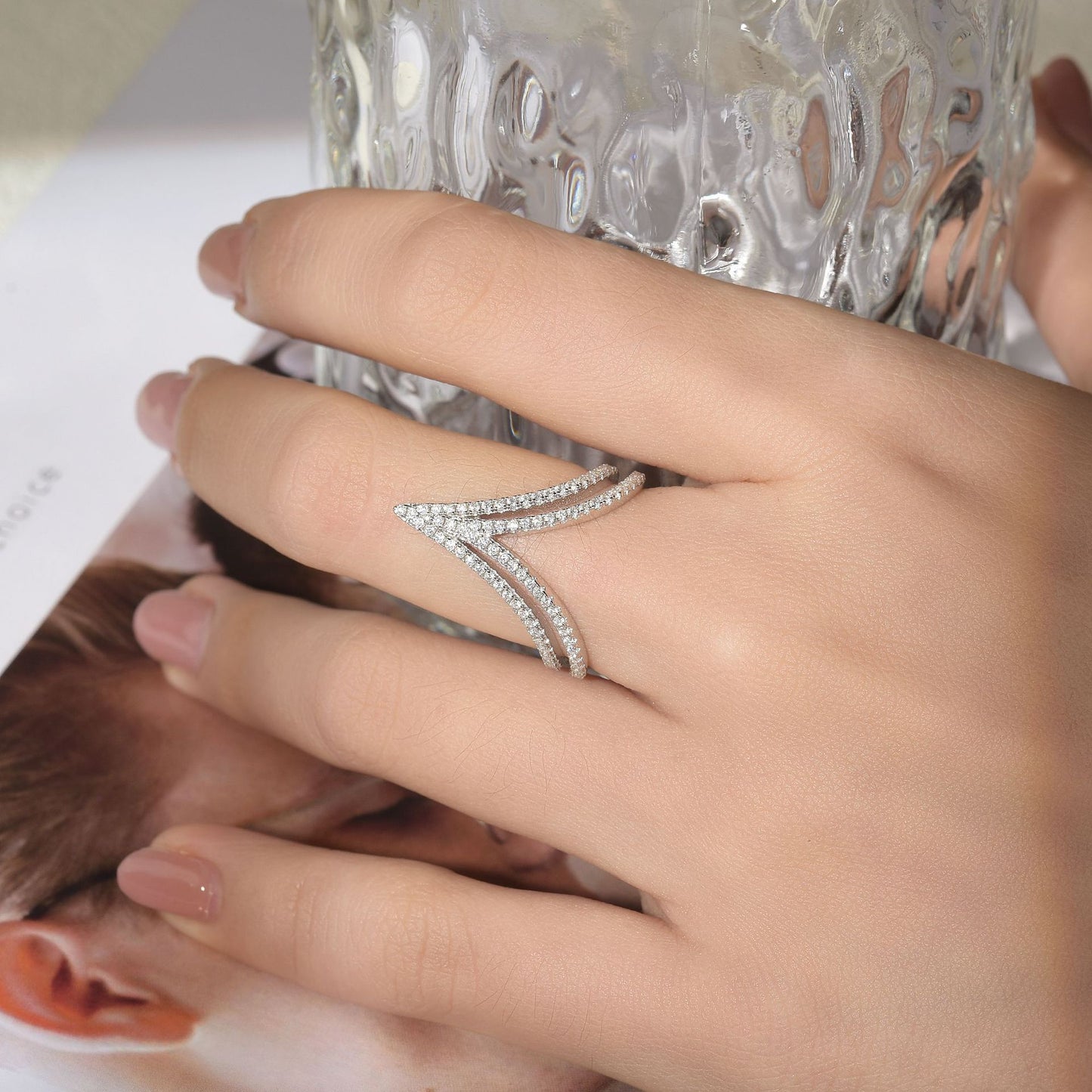 Ins Style Niche Design Double V Hollow Moissanite Row Ring S925 Silver Plated 18k Platinum Women's Daily Wear