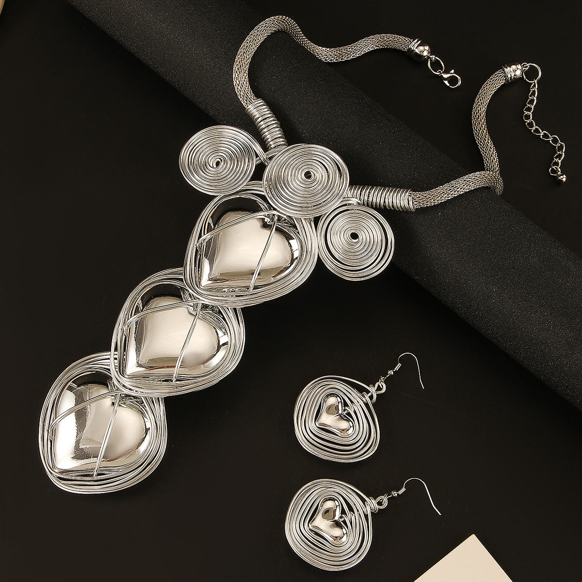 Planderful Savanna Rhythms Necklace and Earrings Set – Exaggerated Three-Dimensional Love Shape Design