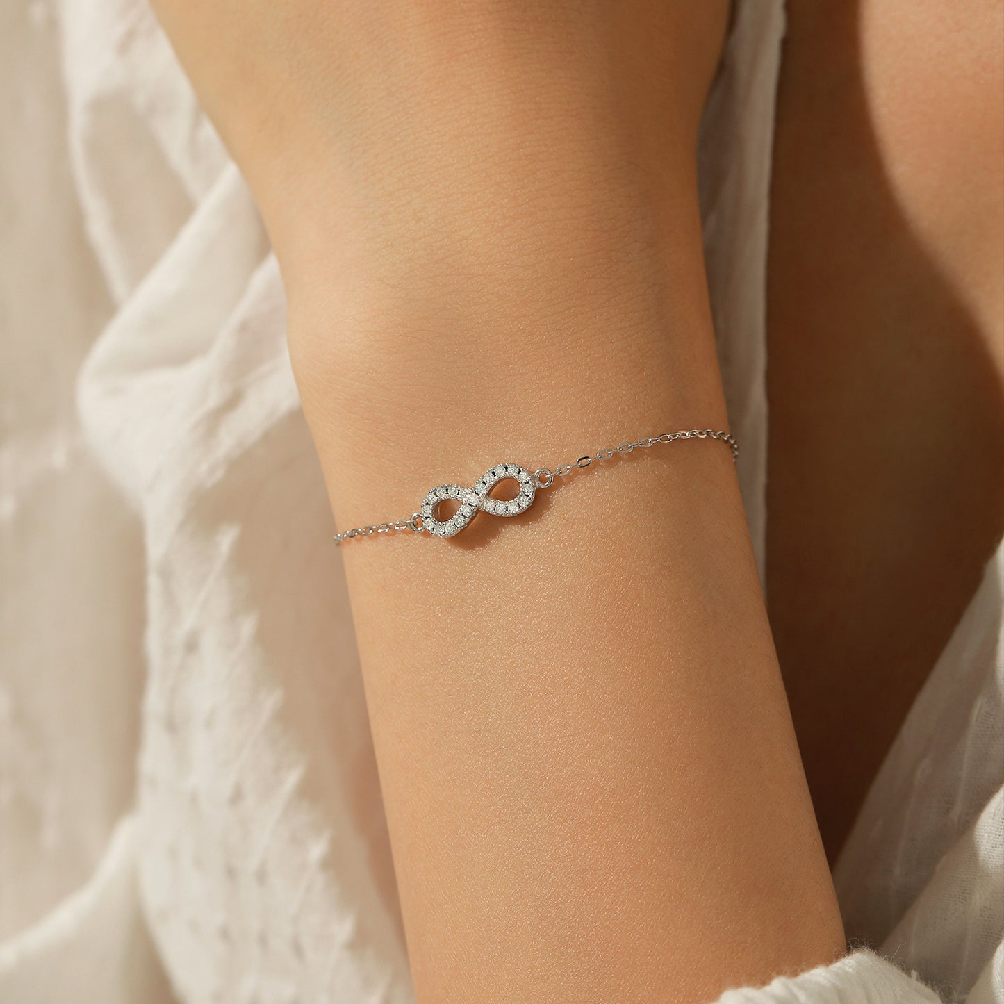 Planderful Moissanite Sparkling Bracelet – Elegant Sterling Silver Design