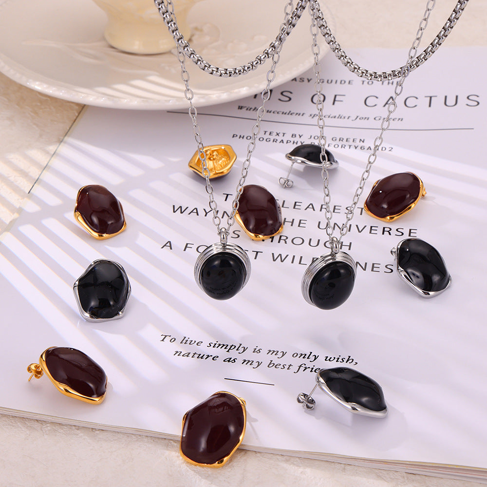 Retro British Charm Jewelry Set with Elegant Colored Glaze Detailing