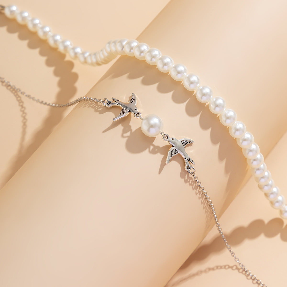 European and American Style Jewelry: Elegant Beaded Pendant, Delicate Collarbone Necklace, Unique Imitation Pearl Double-layered Bird Necklace for Women