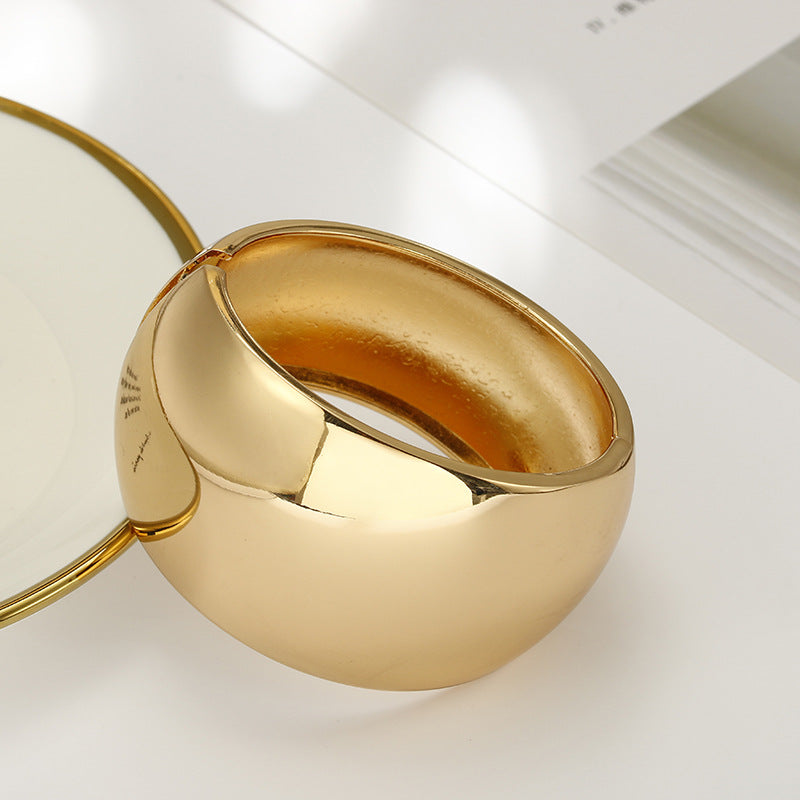 Vienna Verve Circle Bracelet - Elegant Zinc Alloy Jewelry