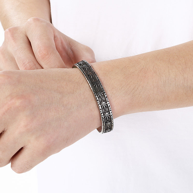 Dark Devil's Eye Bracelet – Punk Gothic Little Skull Single Row Maple Leaf Titanium