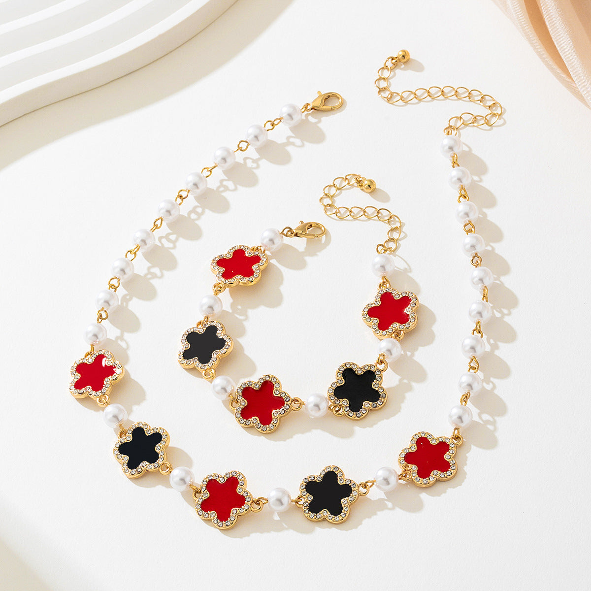 Fashionable Metal Five-Leaf Clover Jewelry Set for Women