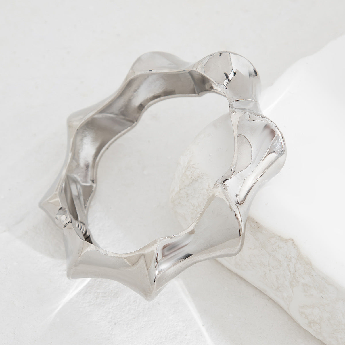 Planderful Vienna Verve Bracelet For Women Threaded Wave Design With Glossy Spring Buckle Statement Jewelry