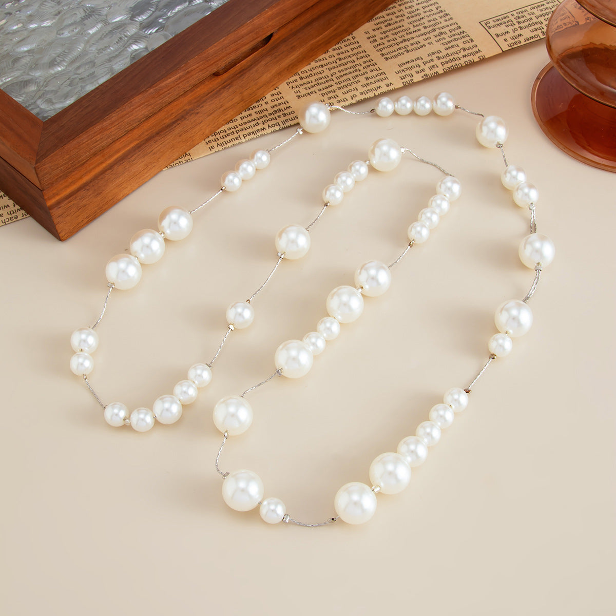 Oversized Pearl-Style Back Chain Necklace