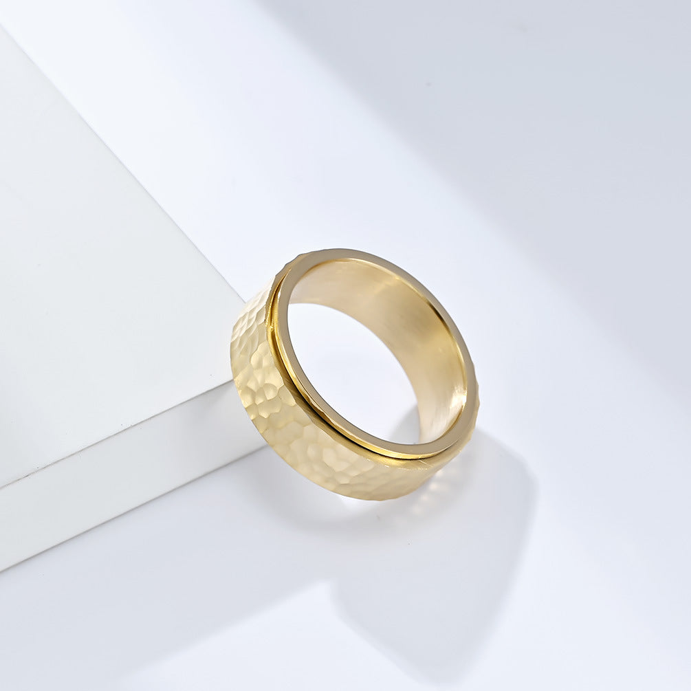 Amazon Neutral Wind Hand-Hammered Moon Pit Pattern Ring