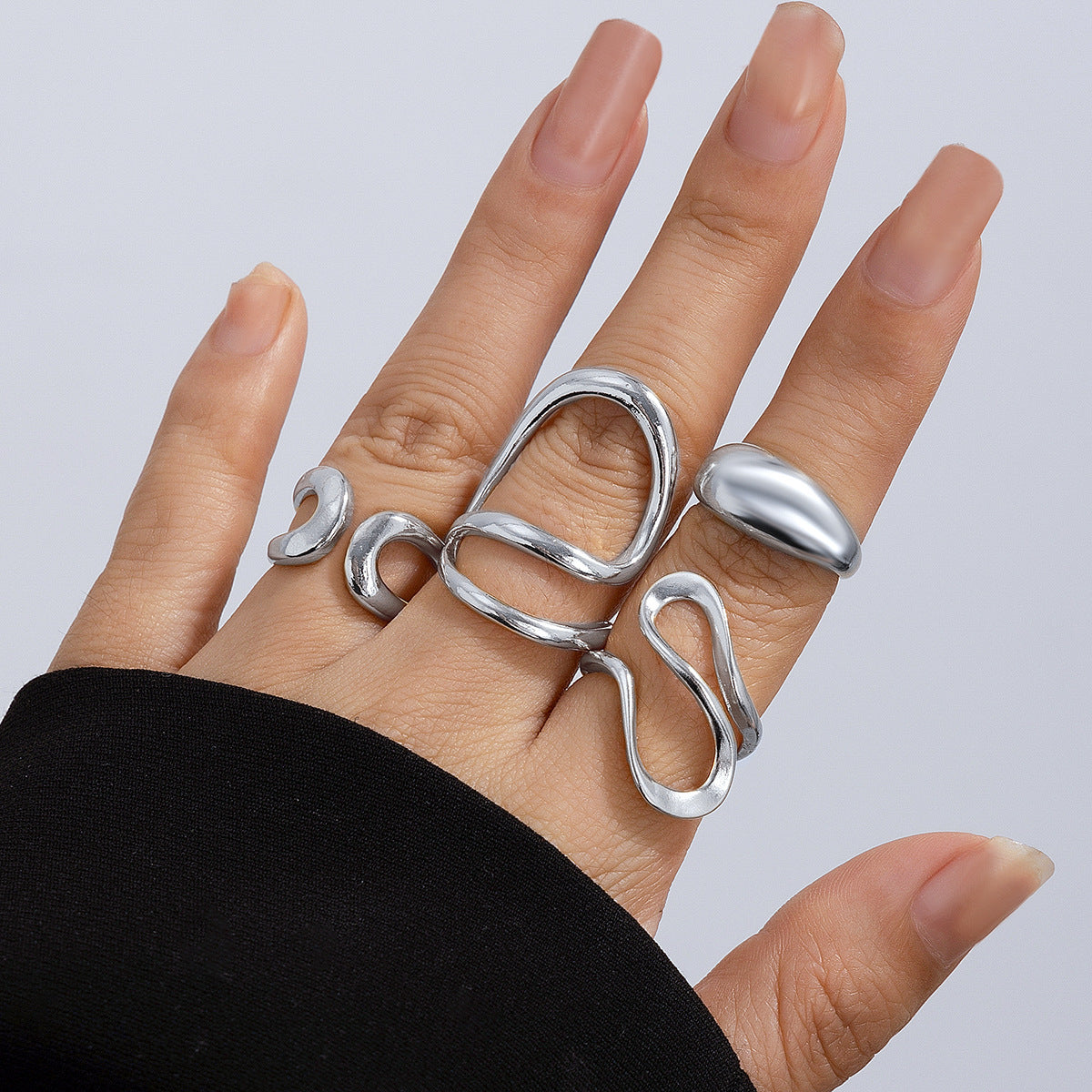 Planderful Vienna Verve Ring Set – Unique Hollow Liquid Design