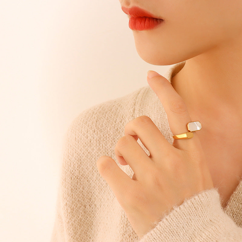 Retro Chic White Sea Shell Open Ring in 18K Gold Plated Titanium Steel - Women's Fashion Hand Jewelry