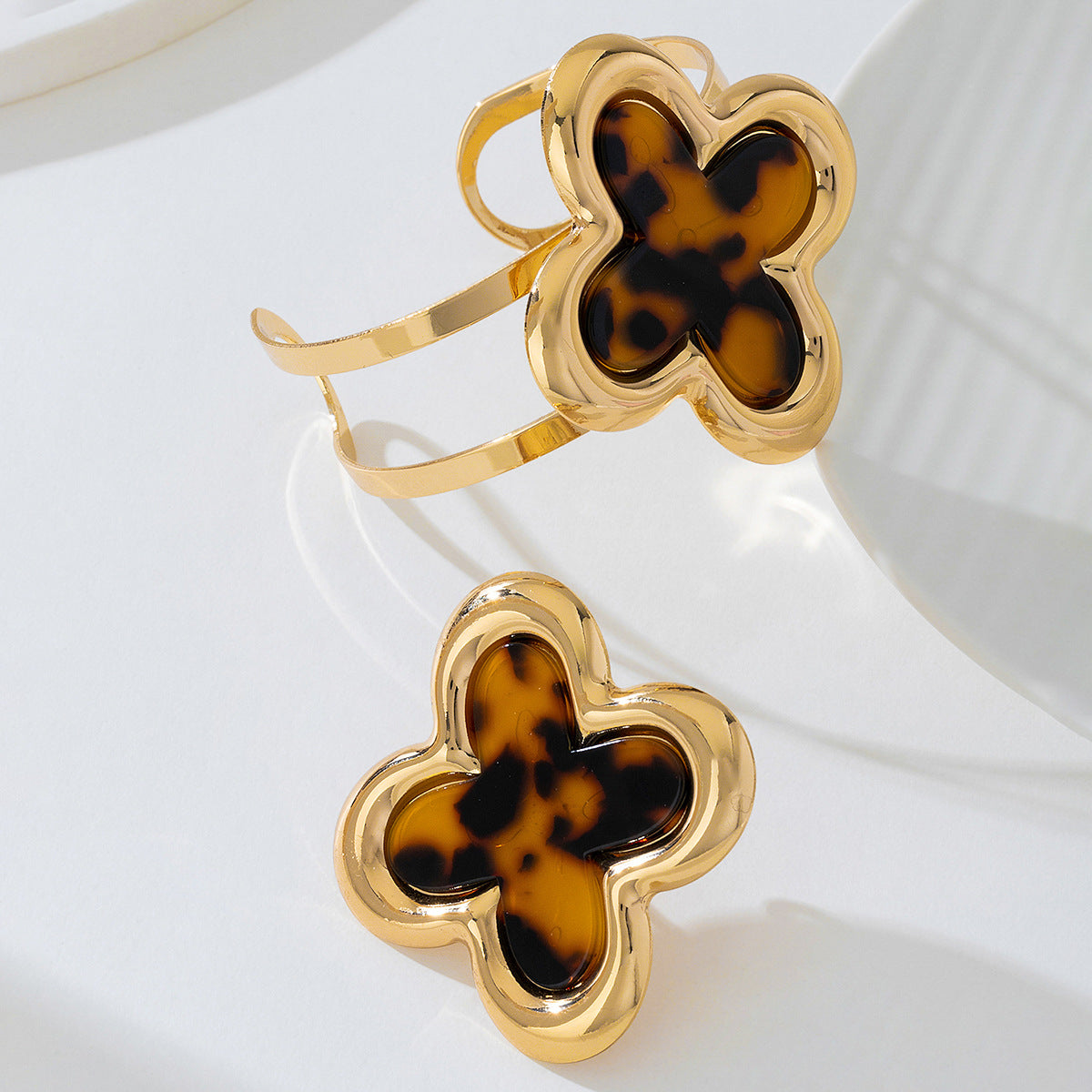 Planderful Open Leopard Print Flower Clover Set for Women