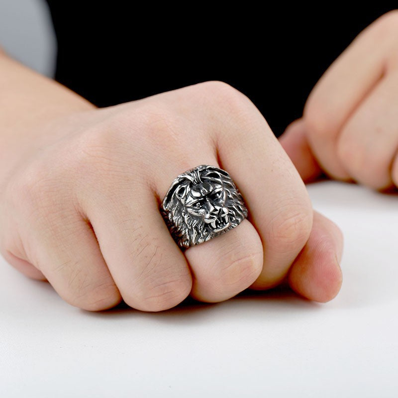 Titanium Steel Men's Retro Lion Ring - Dominant European and American Fashion Jewelry
