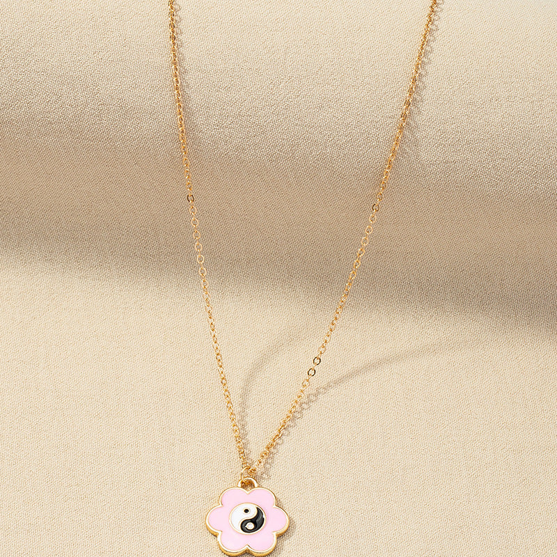 Dainty Metal Necklace with Unique Niche Design