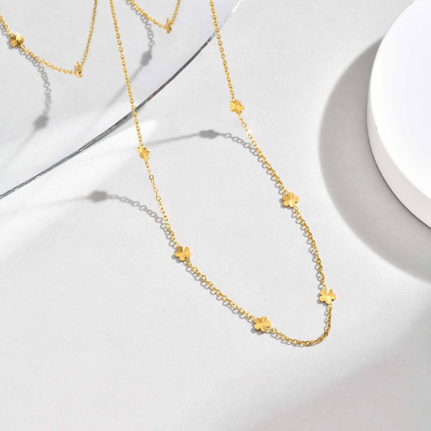 Stainless Steel Version Design Sexy Literary Flower Necklace Gold