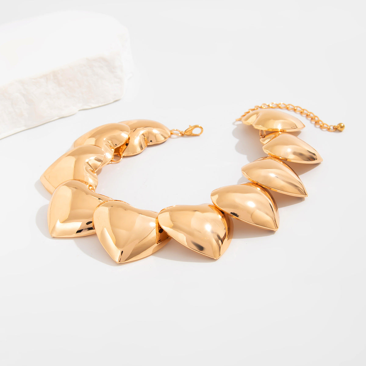 Planderful Vienna Verve Necklace – Elegant Love-Shaped Choker for Women