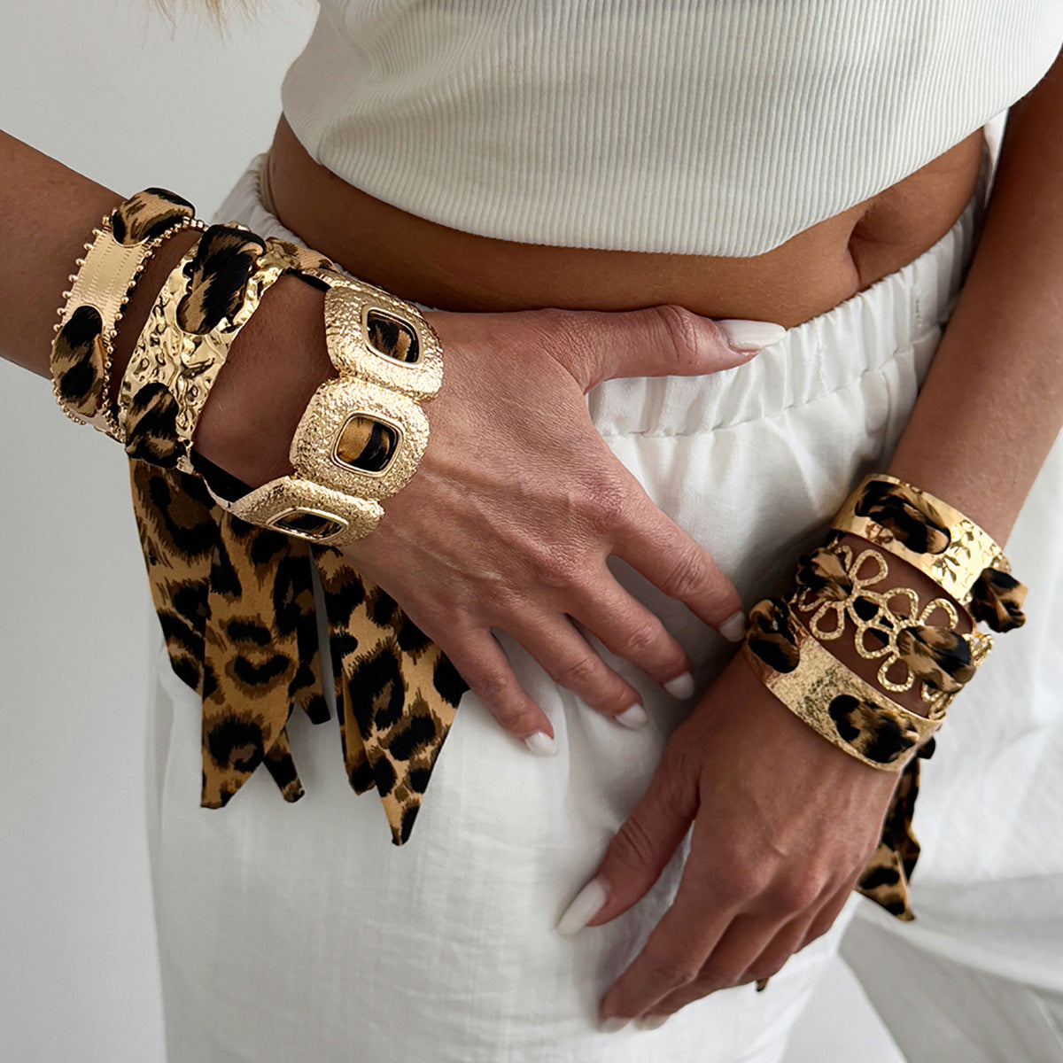Planderful Silk Scarf Opening Bracelet Vintage Retro Gold Tone For Women Starfish Flower Engraved
