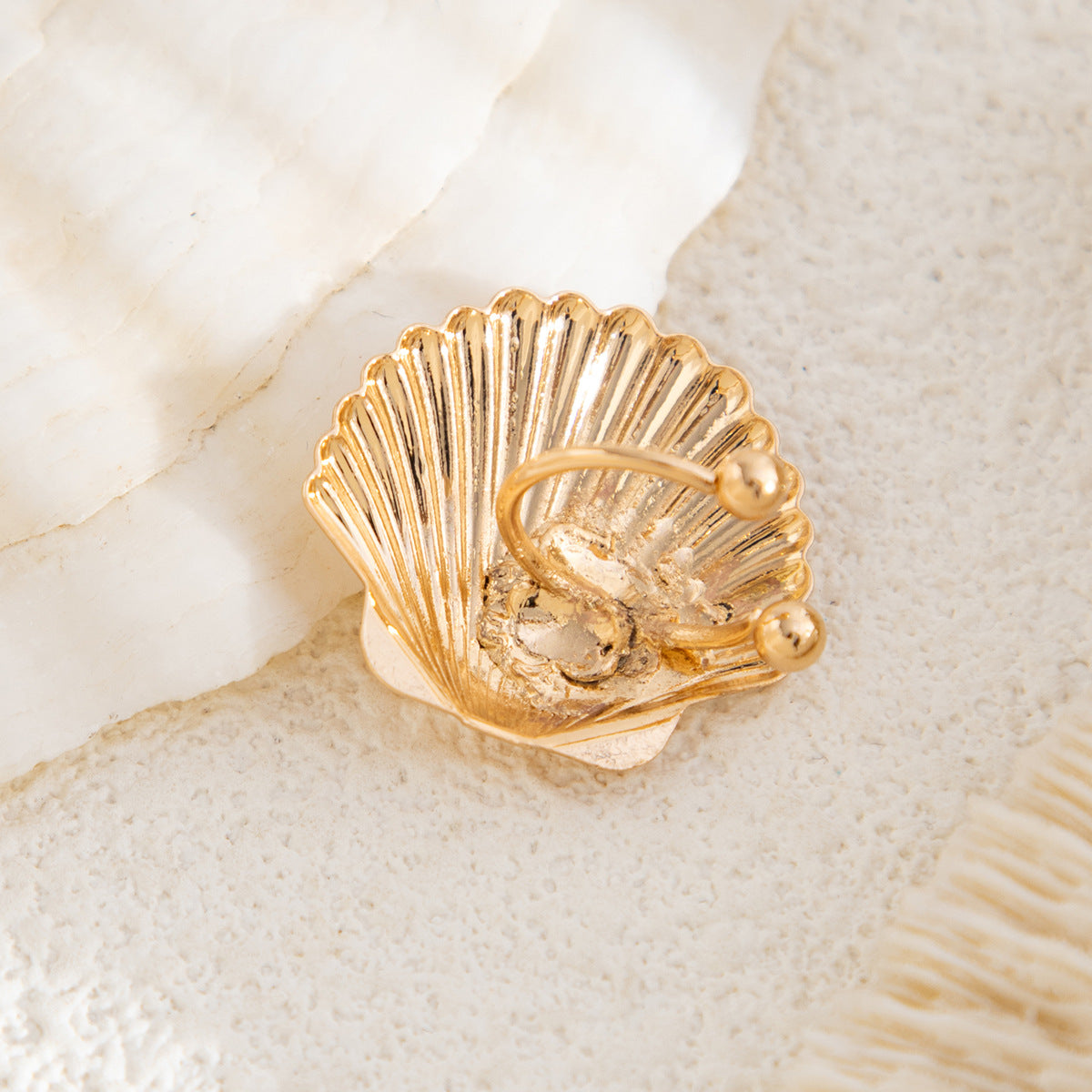 Planderful Vienna Verve Earrings – Versatile No Piercing Flower Design