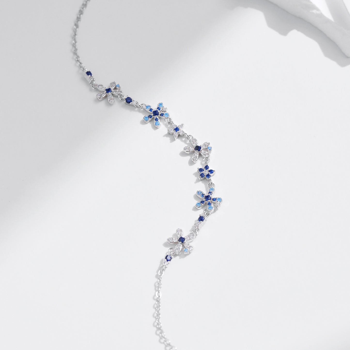 Planderful Everyday Genie Bracelet – Exquisite Blue Flower Design with Zircon Accents