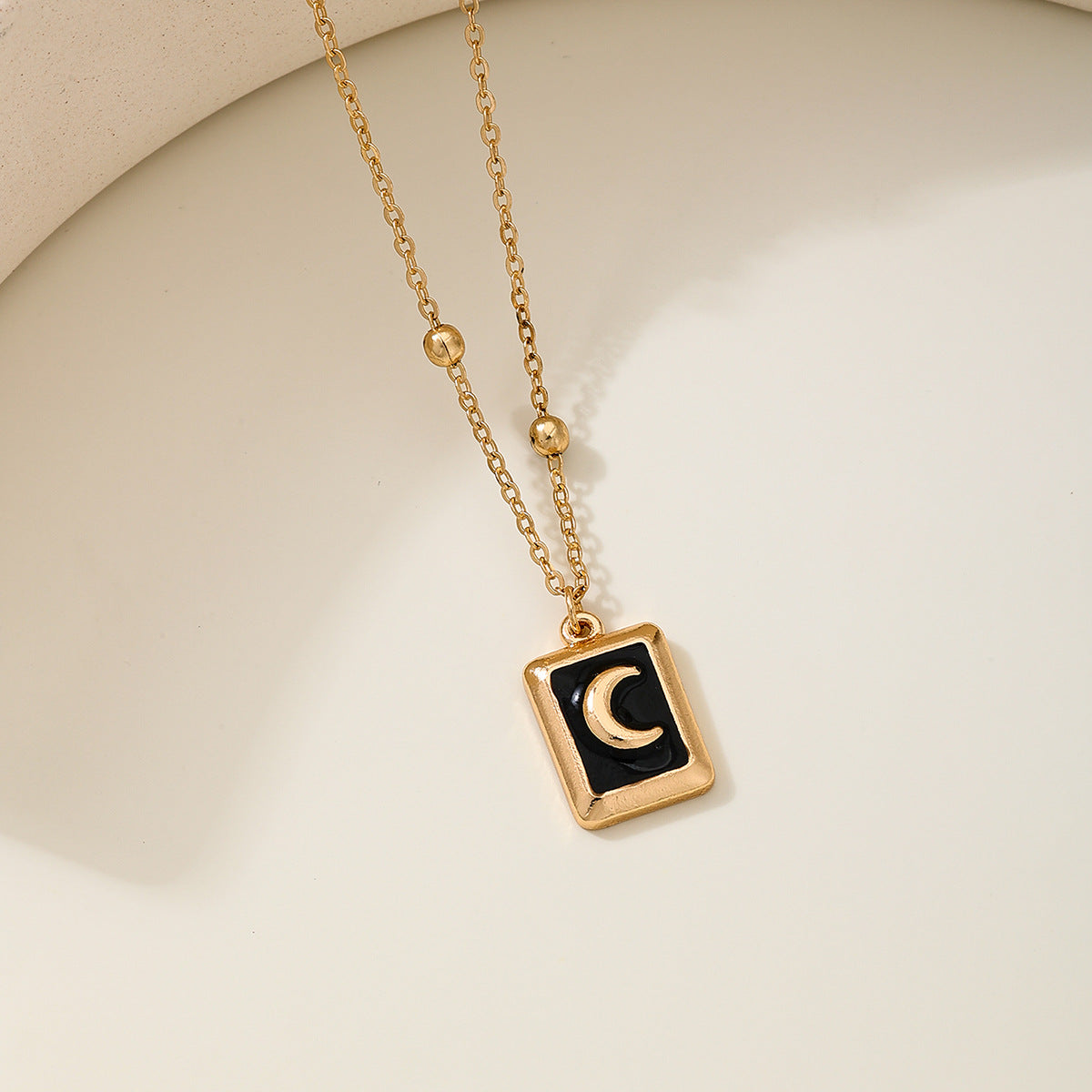 Planderful Vienna Verve Necklace – Fashionable Retro French Manor Style