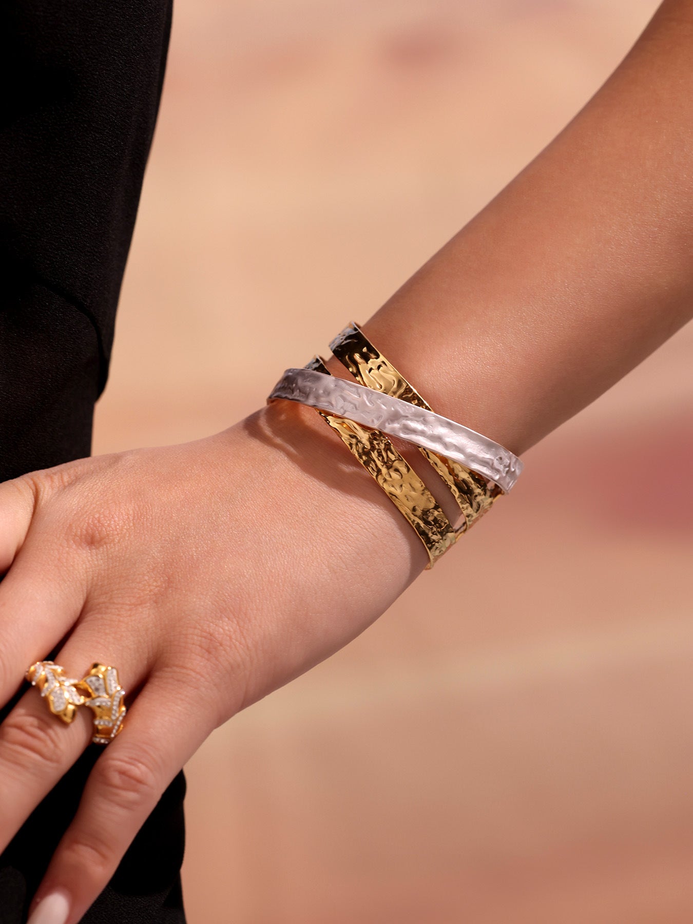 Planderful Minimalist Opening Bracelet 18K Gold Unisex Style