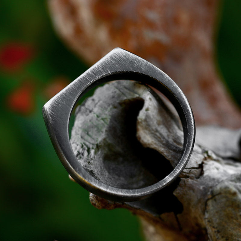 Trendy Titanium Steel Retro Rings for Men and Women, Wholesale Fashion from Japan and South Korea