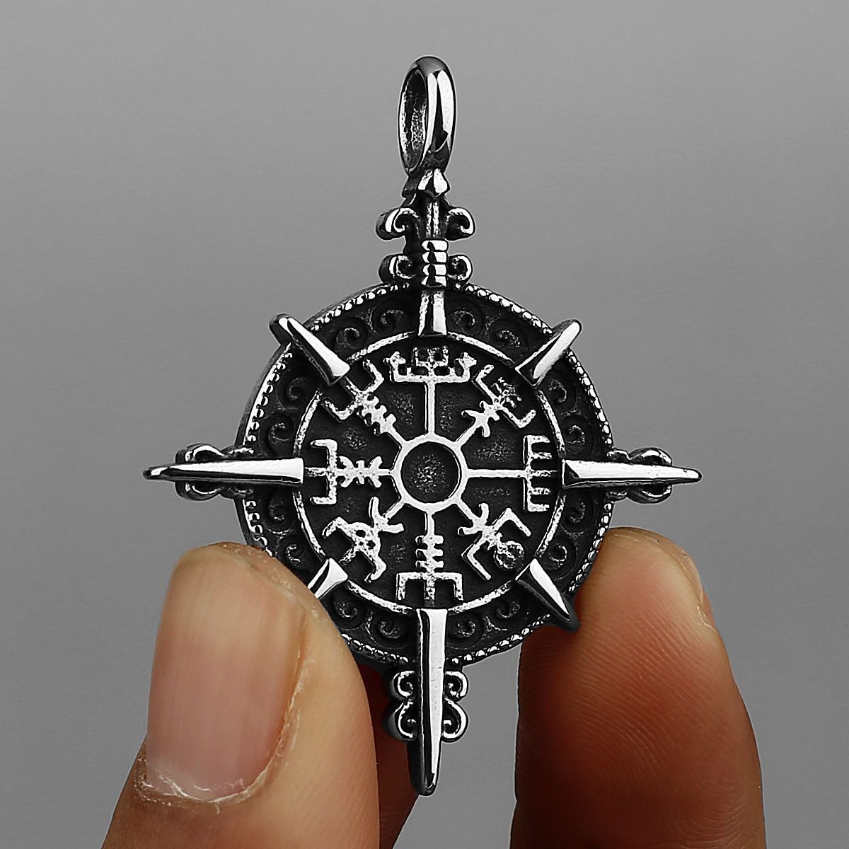 1. Planderful Viking Compass Pendant Stainless Steel Necklace For Men Norse Rune Jewelry Gift