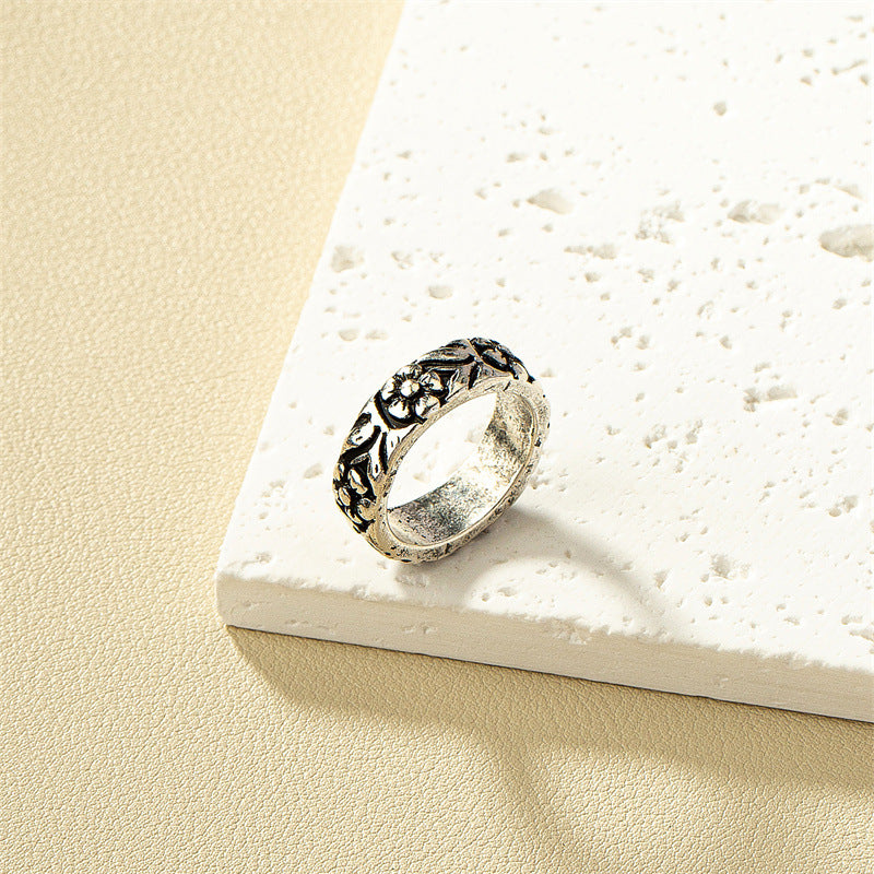 Vintage Flower Ring with a Touch of Elegance - Wholesale Simple Joker Ring