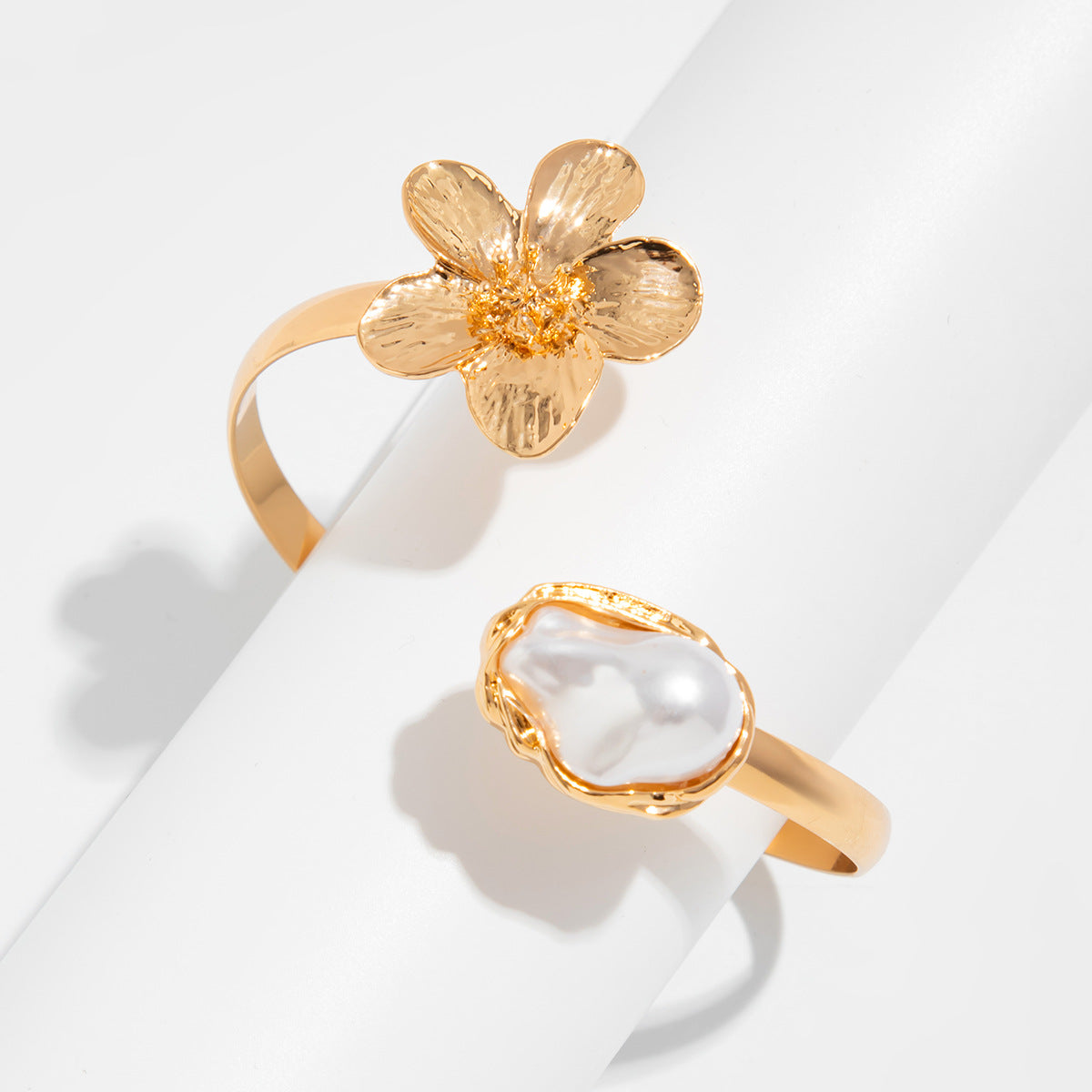 Planderful Vienna Verve Bracelet – Elegant Asymmetrical Design with Imitation Pearls