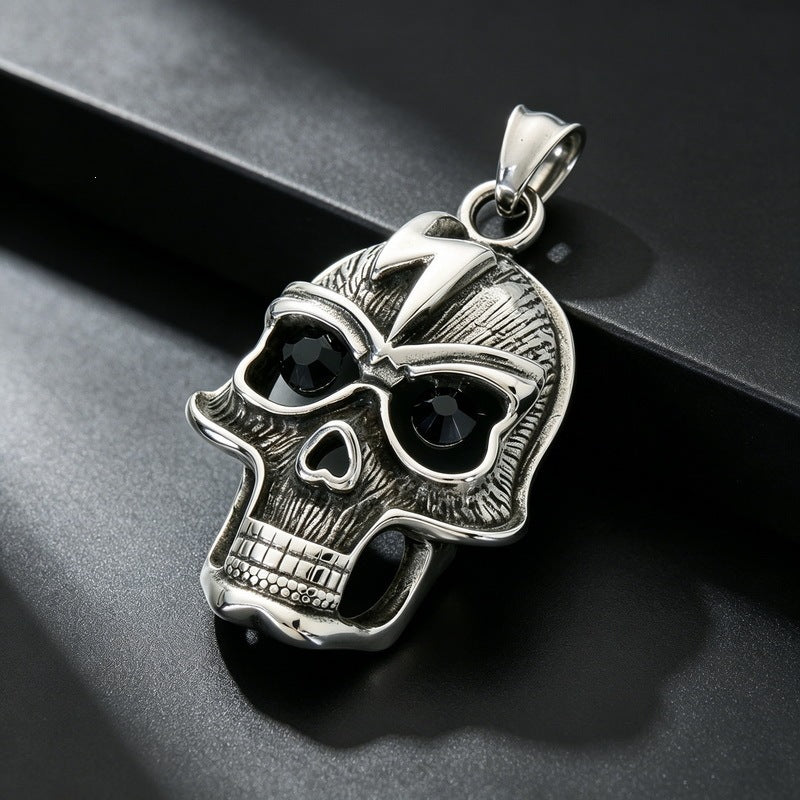 Viking Horn Helmet Pendant Zircon Blue Eyed Skull Pirate Skull Pendant Stainless Steel Necklace