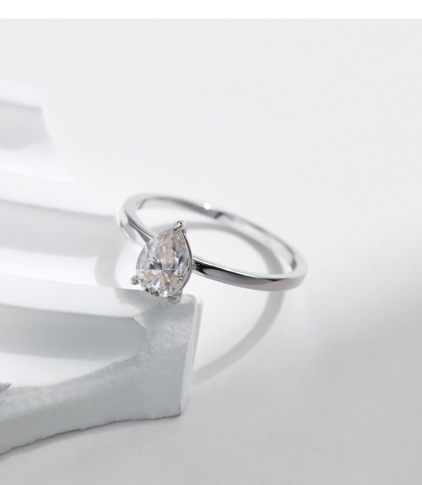Planderful Moissanite Sparkling Ring – Elegant Water Drop Design