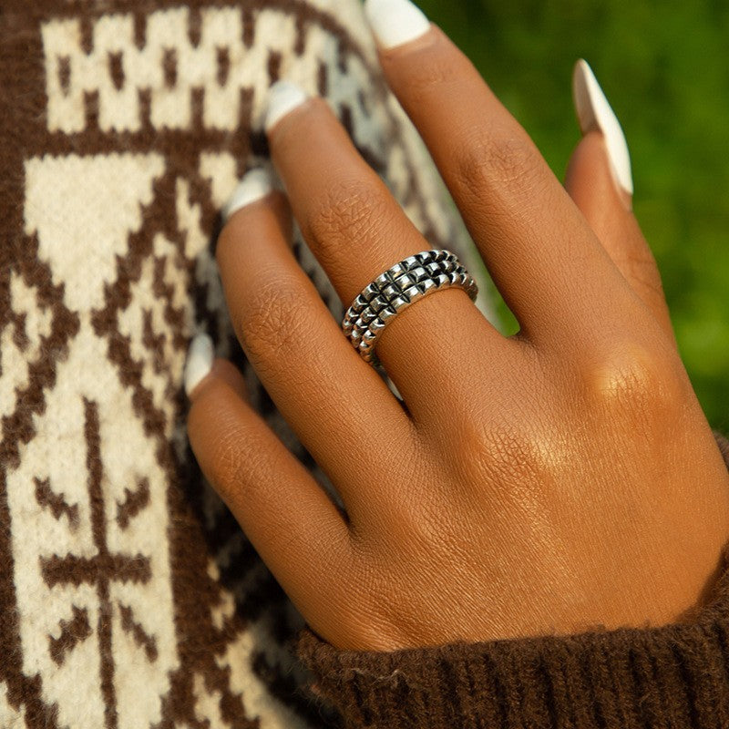 Elegant Black Retro Forefinger Ring - Vienna Verve Collection