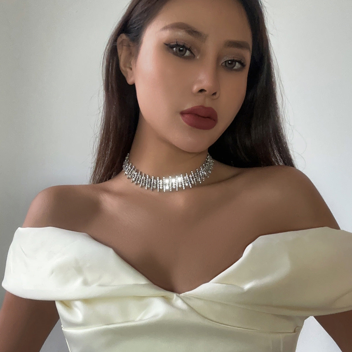 Exquisite Full Rhinestone Tassel Necklace with Light Luxury Design and Niche Joker Flair.