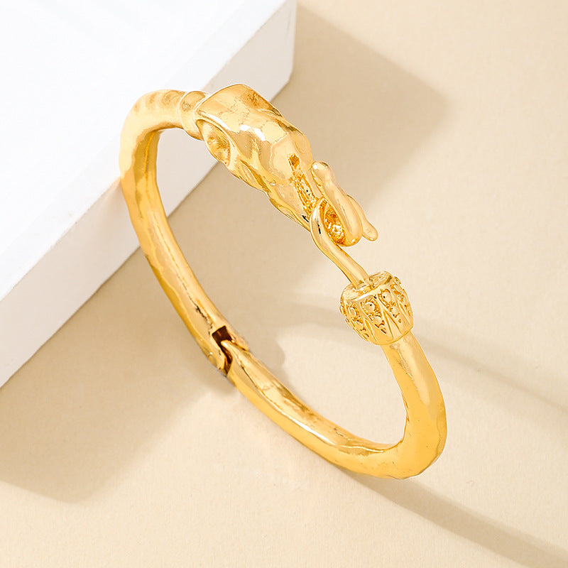 Planderful Vienna Verve Bracelet – Fashionable Retro Metal Elephant Design