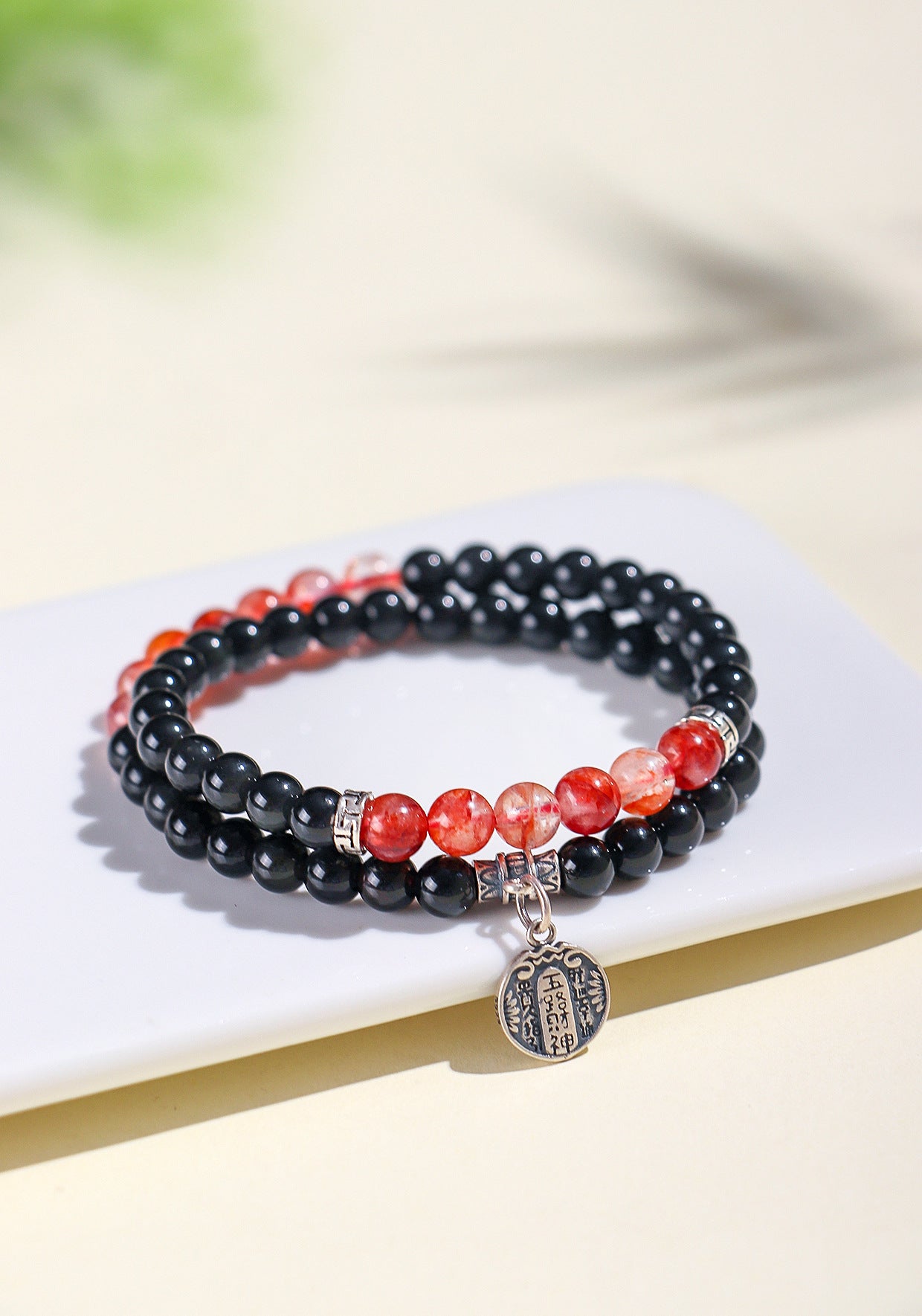 Planderful Fortune's Favor Bracelet – Elegant Obsidian Beaded Design