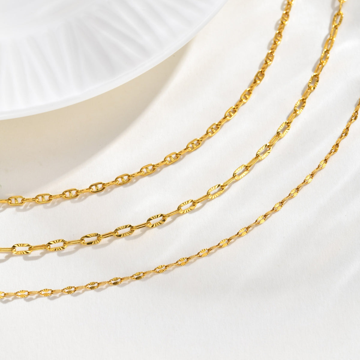 Trends Wish Stainless Steel Embossed Lip Chain Embossed Small Square Chain Character Necklace