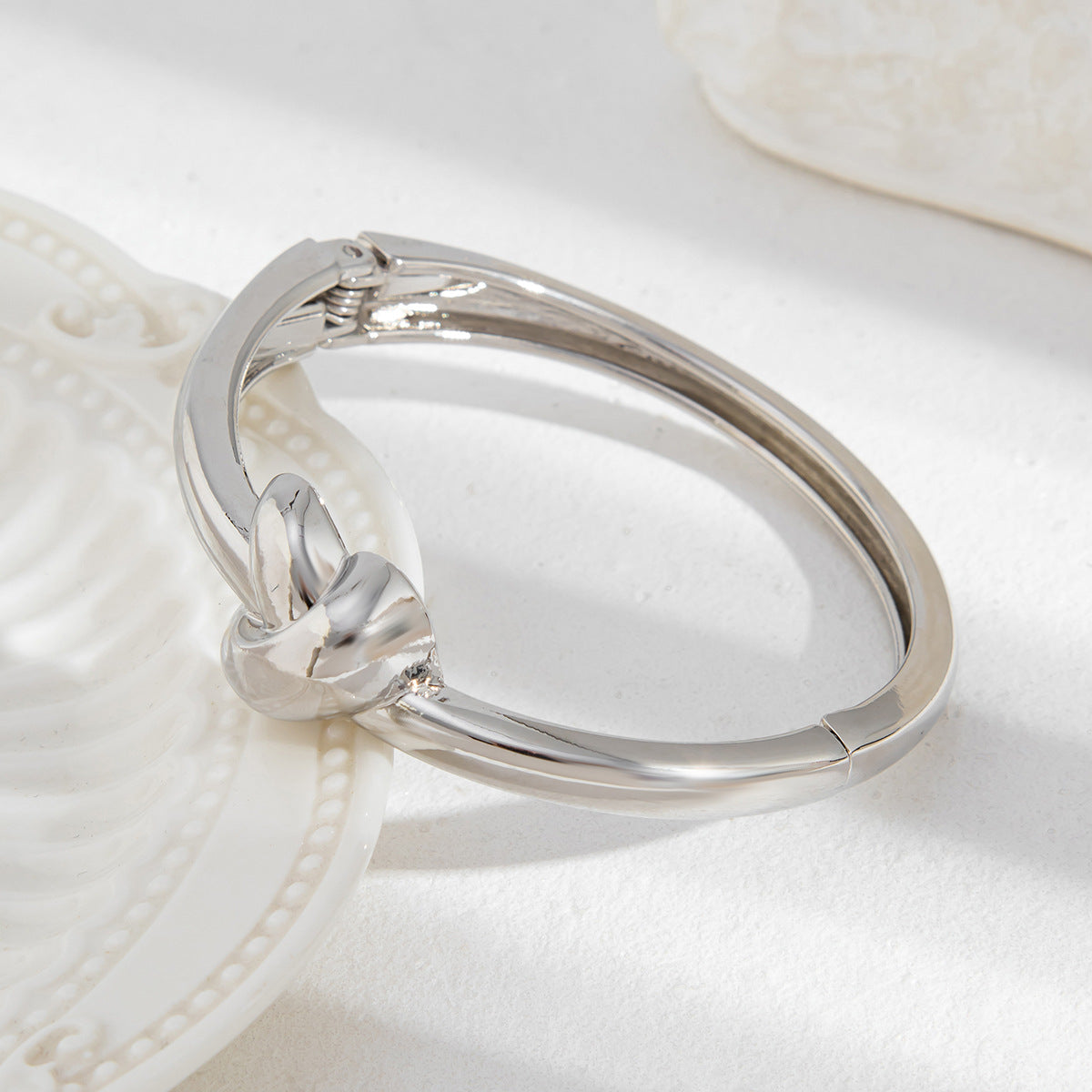 Planderful Vienna Verve Bracelet – Stylish Knotted Design