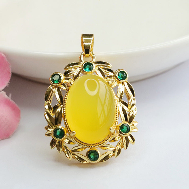 Natural Chalcedony Oval Red Agate Vintage Wreath Pendant