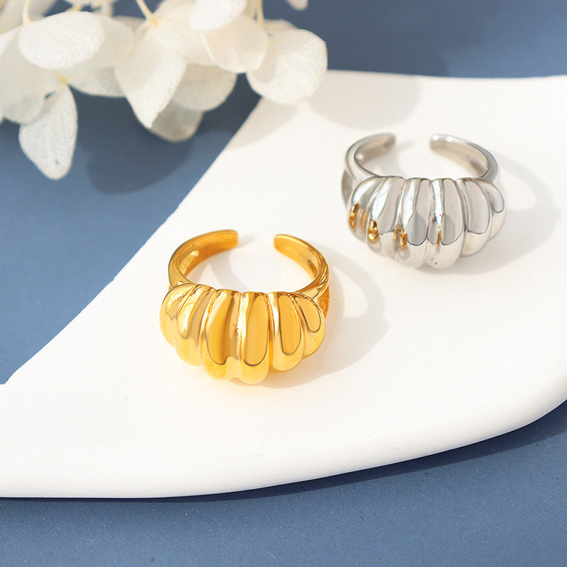 Niche Metal Horn Ring with Thread Creative Design