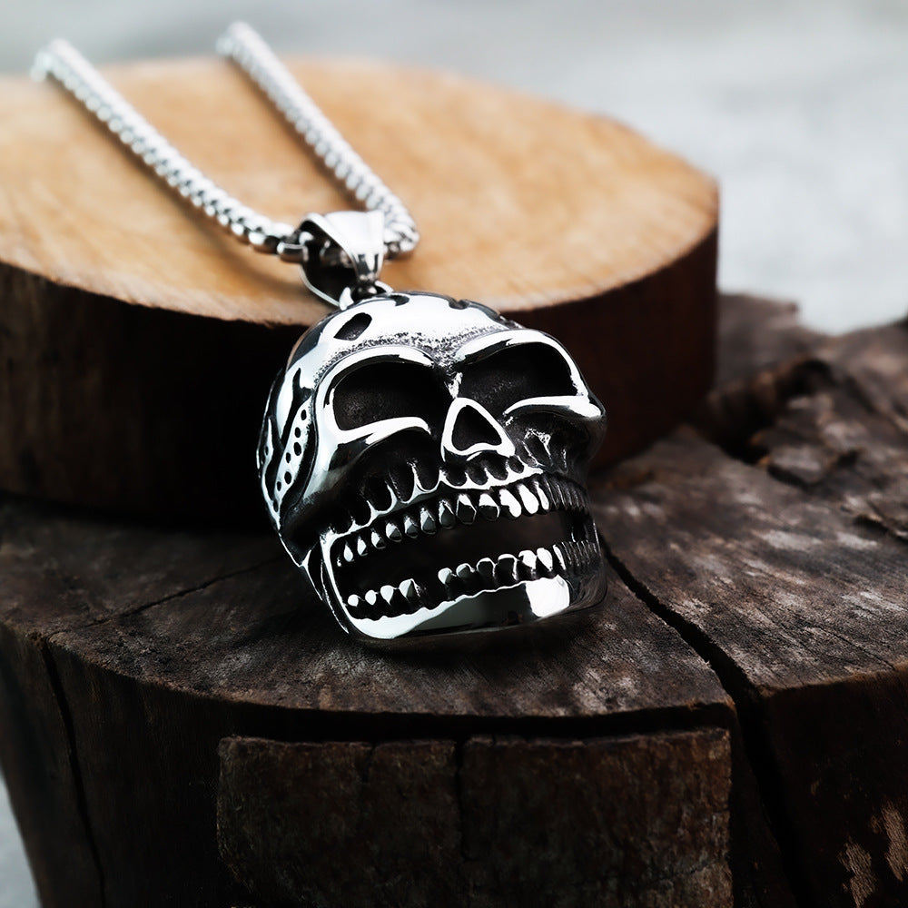 Domineering Titanium Steel Skull Demon Claw Pendant Necklace