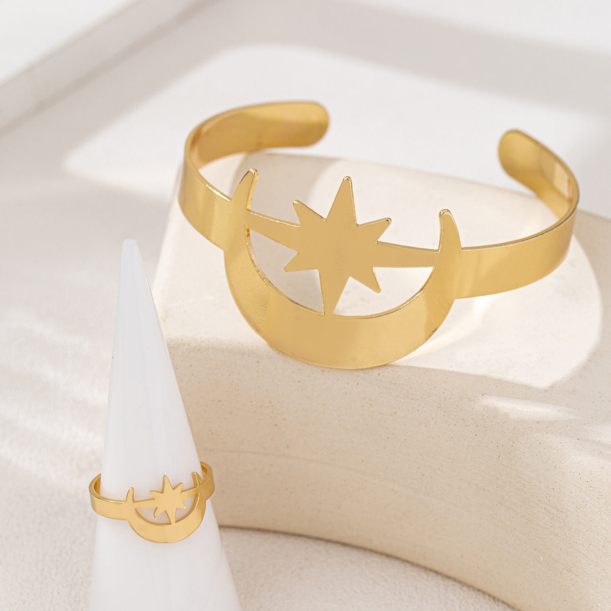 Fashionable Personalized Star Moon Bracelet Ring Set for Women